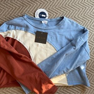 Cute cropped NWT sweatshirt by LeLis